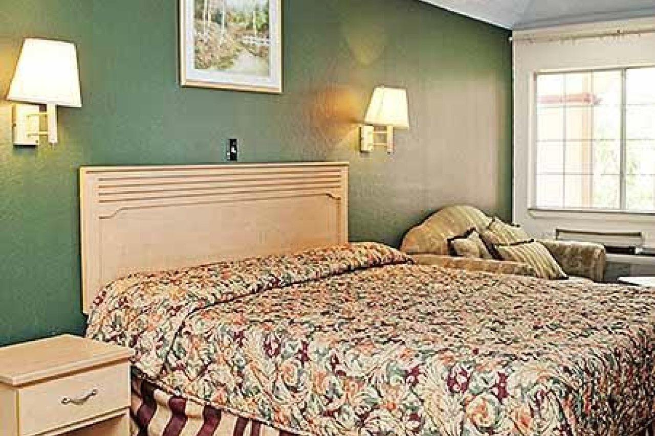 Crystal Inn 249 North Louetta Екстериор снимка