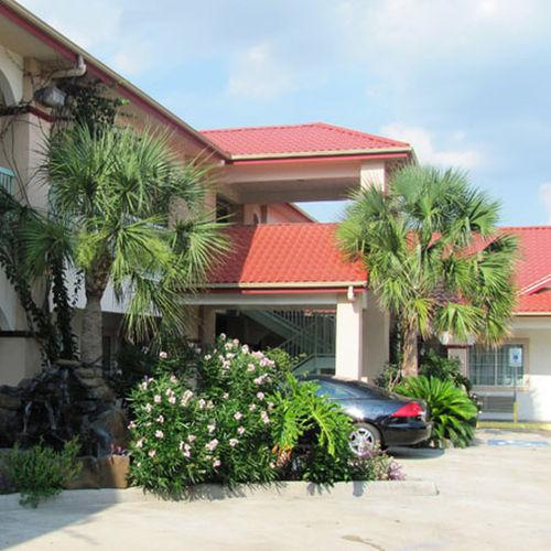 Crystal Inn 249 North Louetta Екстериор снимка