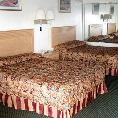Crystal Inn 249 North Louetta Стая снимка