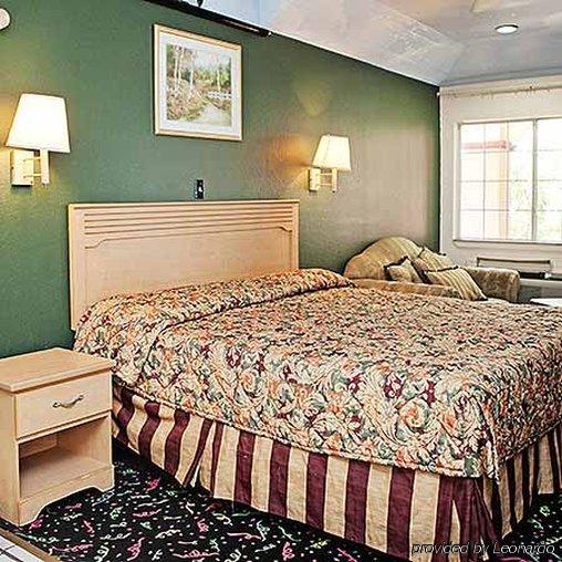 Crystal Inn 249 North Louetta Екстериор снимка