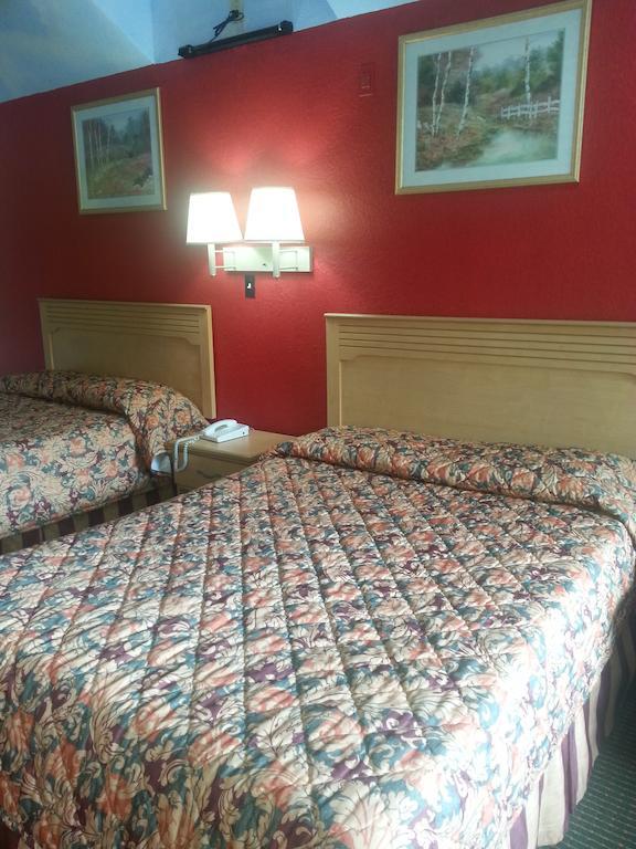 Crystal Inn 249 North Louetta Стая снимка