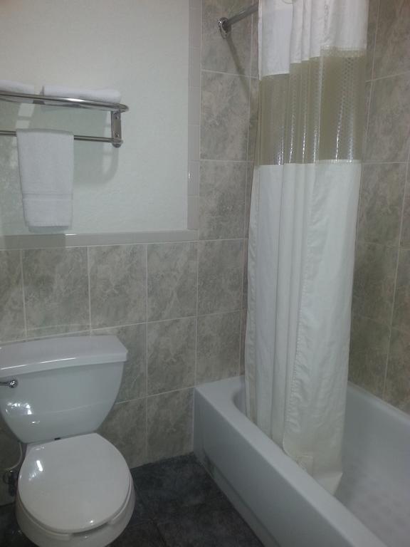 Crystal Inn 249 North Louetta Екстериор снимка