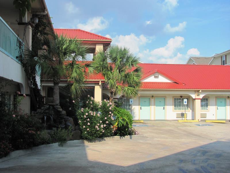 Crystal Inn 249 North Louetta Екстериор снимка