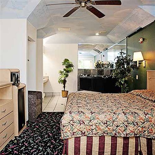 Crystal Inn 249 North Louetta Екстериор снимка